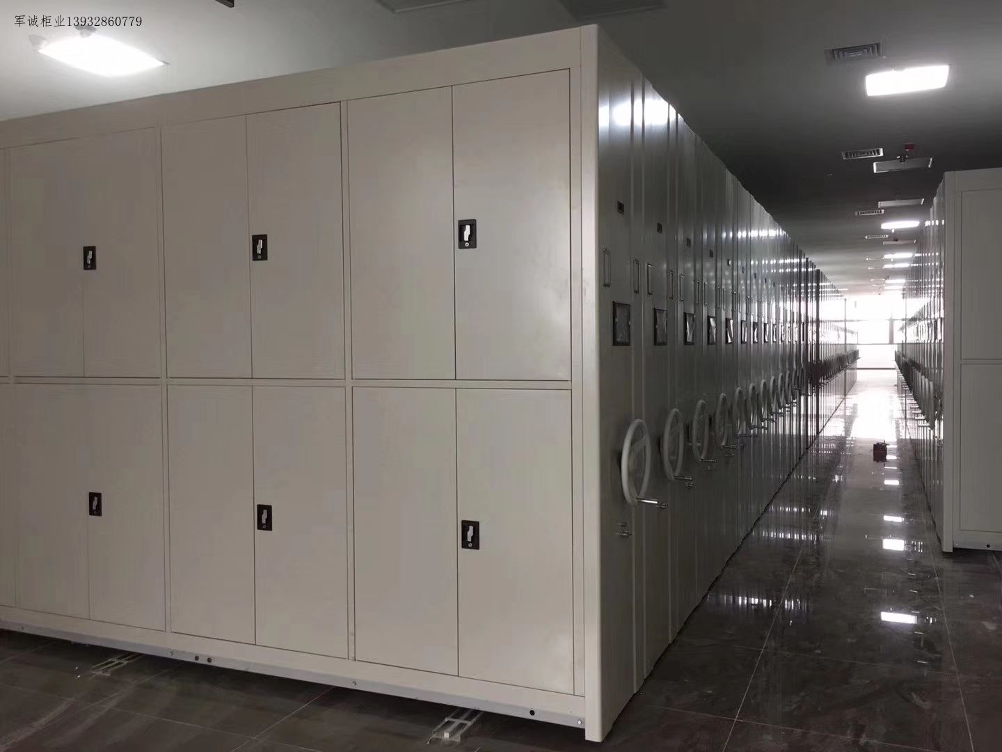 蜜桃AV噜噜一区二区三区小说柜